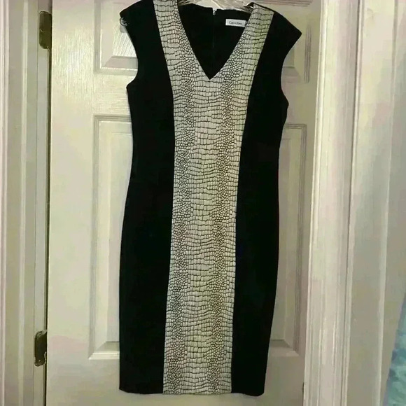 Calvin Klein Black & White Animal Print Knee Length Dress Size 6 - Picture 3 of 11